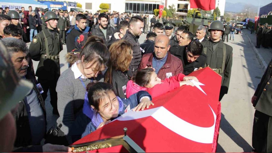 �zmir'de �ehide y�rek yakan veda
