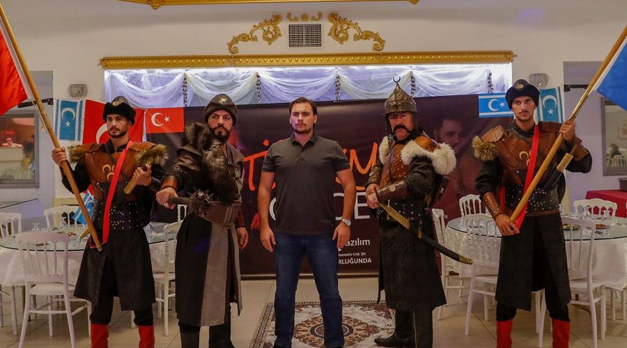 �zmir'de "T�rkmen Gecesi"