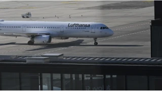 Jet yak�t� s�k�nt�s� Avrupa'n�n en b�y�k havayolu �irketini vuruyor