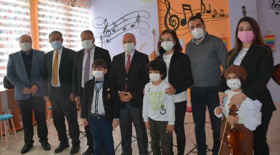 Kadın doktorlardan müzik atölyesi