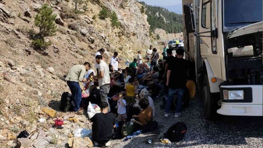 Kamyon arızalanınca gerçek ortaya çıktı
