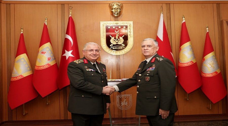 Kara Kuvvetleri Komutanlığında devir teslim töreni