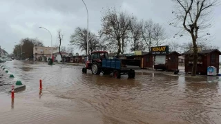 Karacabey'de yollar göle döndü