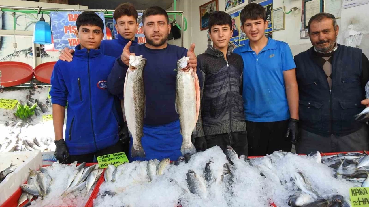 Karadeniz'deki bolluk Kilis'te balık fiyatlarını düşürdü