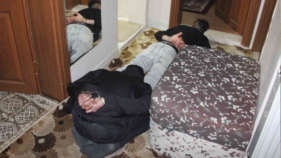 Karaman'da uyu�turucu operasyonu: 12 g�zalt�
