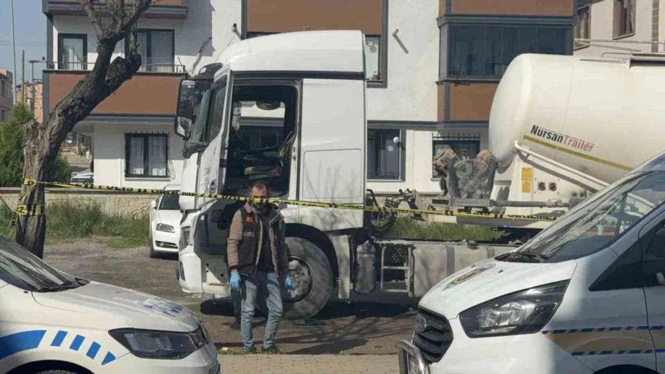 Karde�ini pusu kurup �ld�ren ��pheli tutukland�