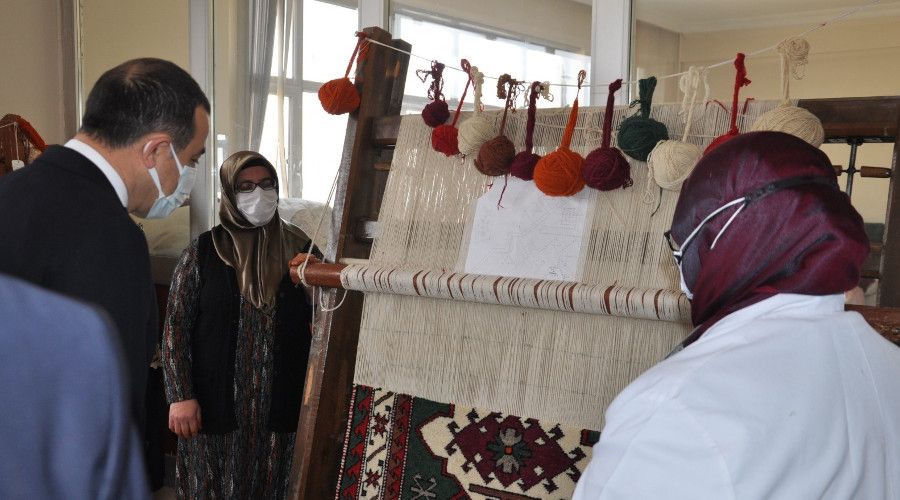 Kars Belediyesi açtığı kurslarla vatandaşların ekmek kapısı oldu