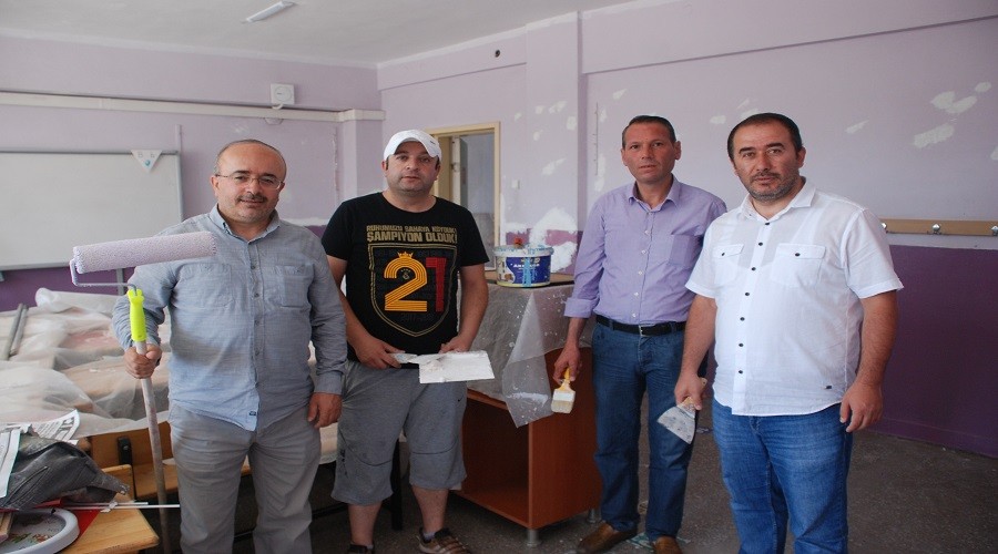 Kar��n�zda; "Tokat'�n fedakar okul m�d�rleri "