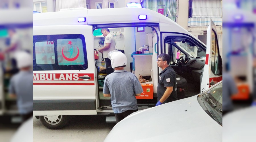 Kask vermediği eşi canından oluyordu
