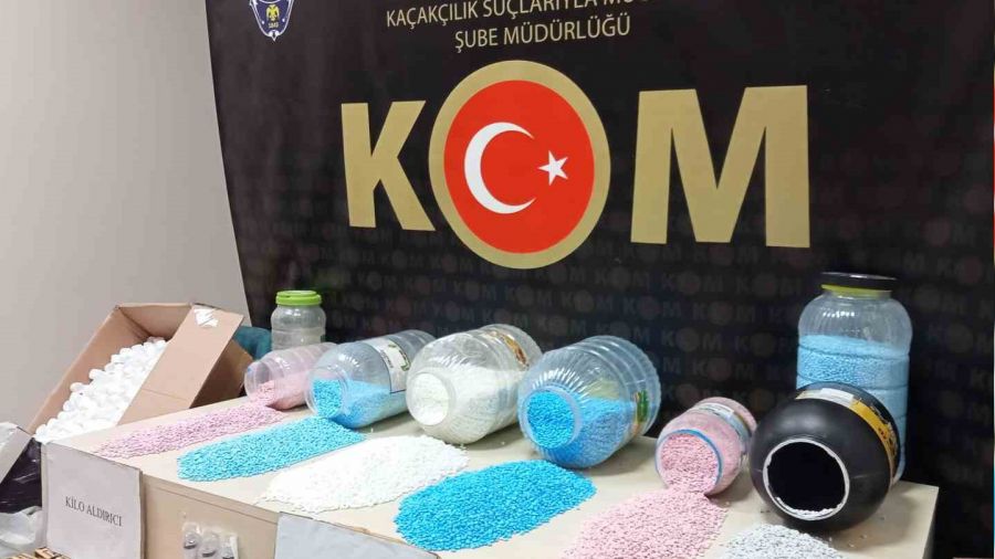 Kedi ve köpek maması ambalajında sahte vücut geliştirme ilaçları ele geçirildi