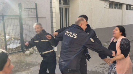 Kendi evini yakan kişiye komşuları saldırdı