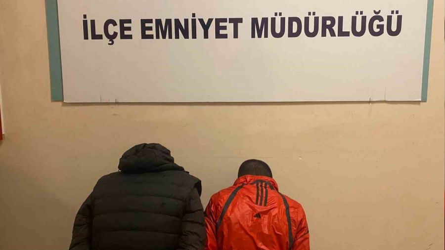 Kepenklerini ara�la �arp�p k�rd�klar� i�yerini soydular