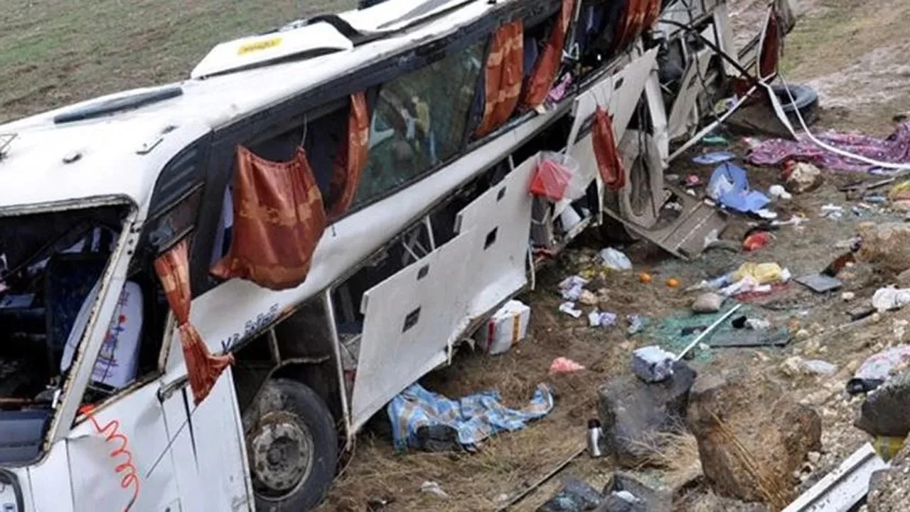 Kerbela yolunda kaza: 28 ölü, 23 yaralı