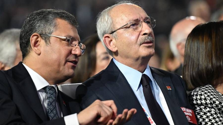 Kılıçdaroğlu neden adaylıktan çekilip Özgür Özel'in elini kaldırmadığını açıkladı