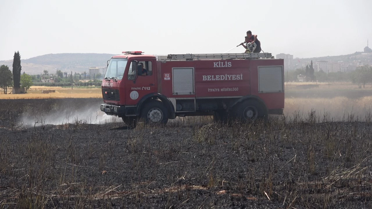 Kilis'te buğday tarlasında yangın