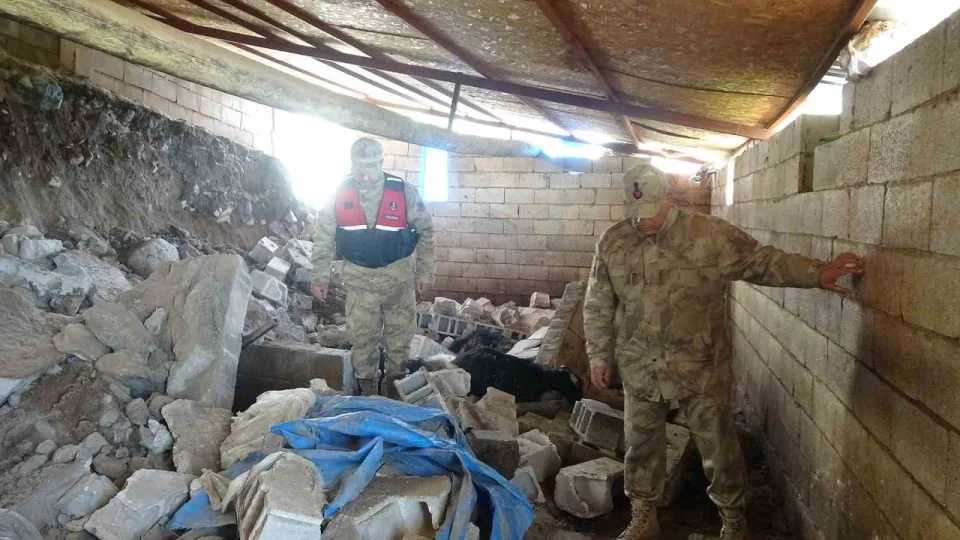 Kilis'te toprak kaymas� sonucu ah�r ��kt�, 40 hayvan telef oldu