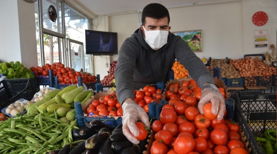 Kıraathanesini manava dönüştürdü
