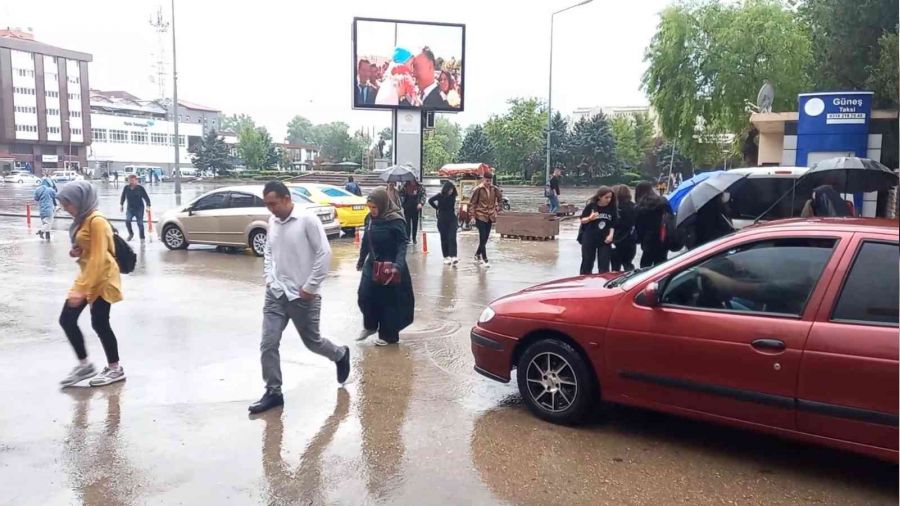 Kırıkkale'de sağanak yağış etkili oldu