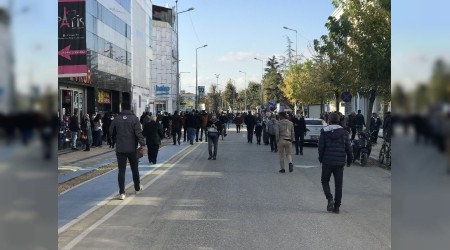 Kısıtlama öncesi caddeler kalabalık