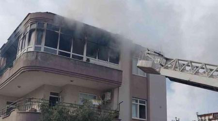 Klimadan çıkan yangın evi küle döndürdü