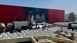 Kocaeli'de asfalt fabrikas kan yangnda hasar grd