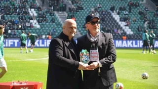 Kocaelispor'da G�khan De�irmenci 100. ma��na ��kt�