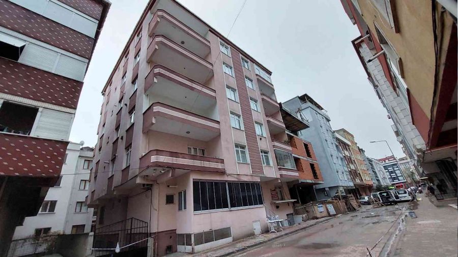 Kolonu patlayan bina i�in y�k�m karar�