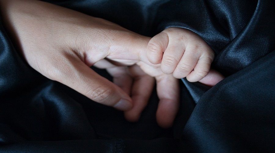 Kovid-19 ölü doğum ve anne ölüm oranını nasıl etkiledi