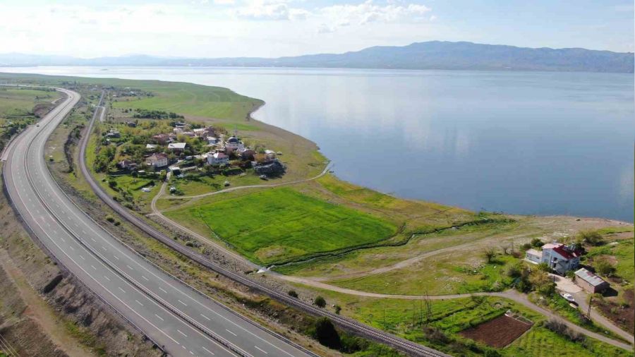 Kuraklıkla boğuşan köyler eski güzelliğine kavuşuyor