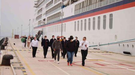 Kuşadası'na gemi ile 145 yolcu geldi