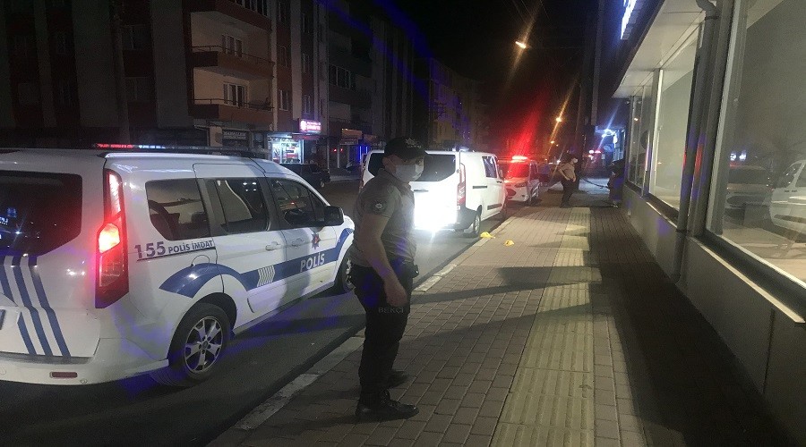 'Laf atma' kavgasında kan aktı