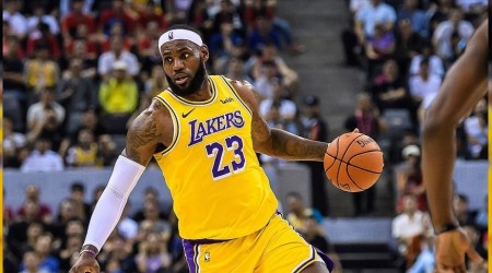 Lakers yıldızları ile sözleşme yeniledi