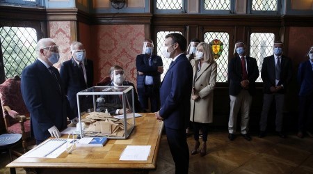 Macron'a sandık darbesi