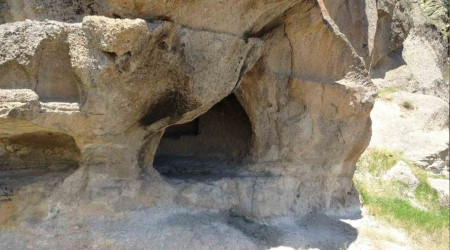 Malatya'da 2 bin yıllık kaya mezarlar