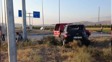 Malatya'da kamyon ile otomobil arpt: 6 yaral