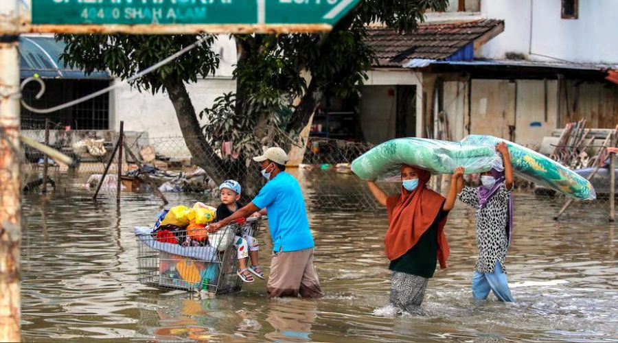 Malezya'daki selin maddi bilan�osu 1,5 milyar dolar