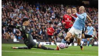 Manchester derbisinde kazanan City