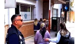 Manisa'da zehir tacirlerine darbe: 8 kii tutukland