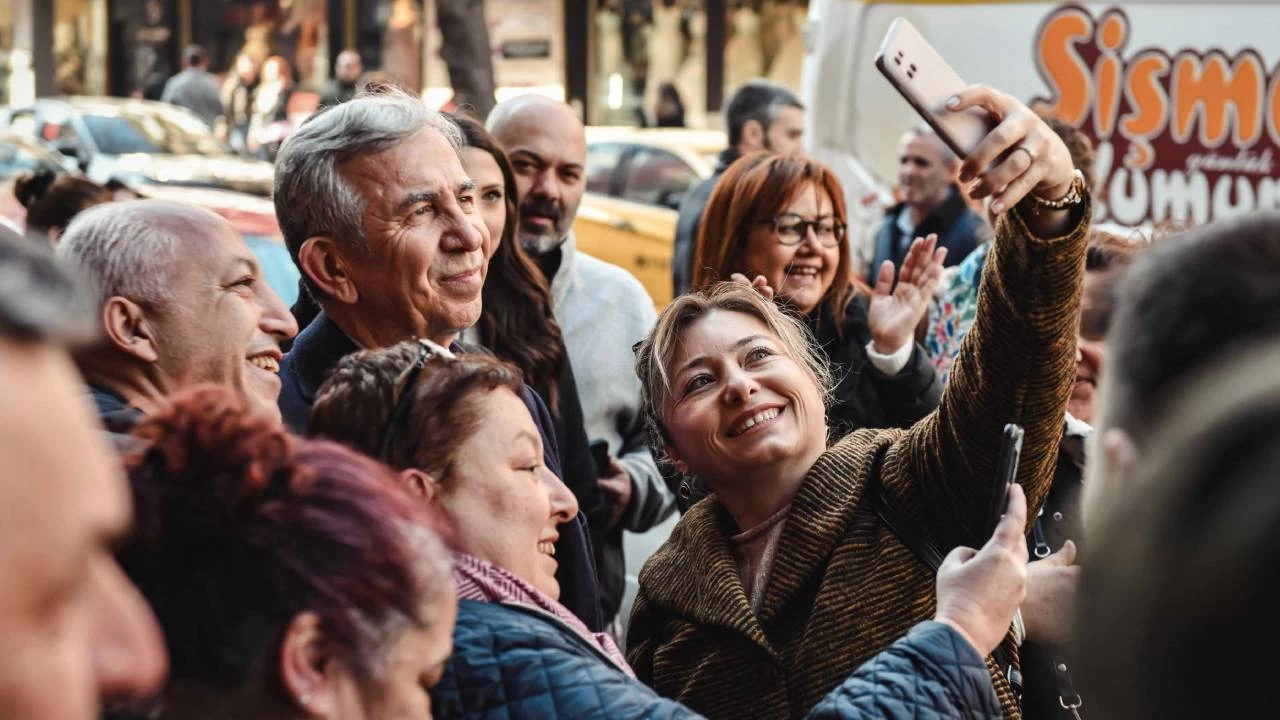 Mansur Yava�'a Tunal� Hilmi'de sevgi seli