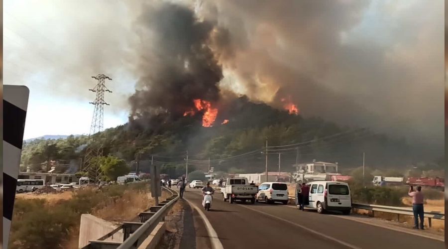 Marmaris Hisarönü tahliye ediliyor