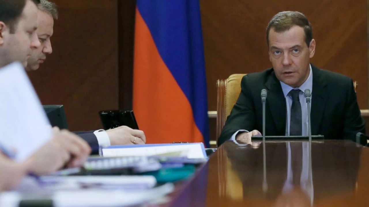 Medvedev'den Trump'a hat�rlatma: 'Rusya, �srail ya da �ran de�il'