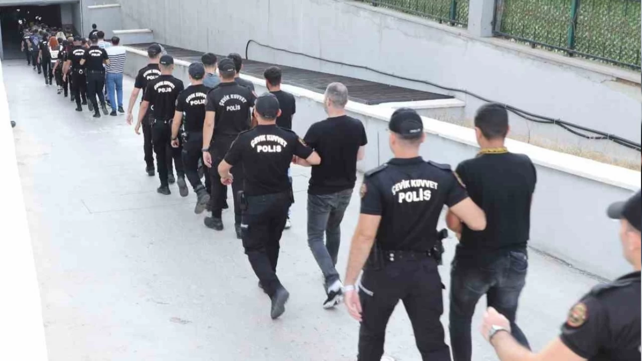 Mersin'de yasa dışı bahis çetesi çökertildi: 18 tutuklama