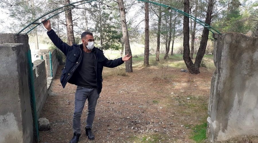 Mezarlık kapılarını çaldılar