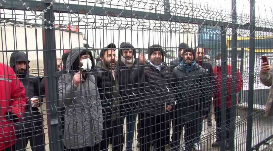 Migros deposunda i� b�rakma eylemi