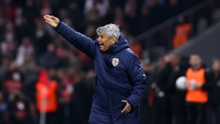 Milli takım kampında fenalaşan Lucescu, hastaneye kaldırıldı