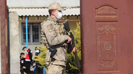 Miras kavgasında kız kardeşi ile eniştesini öldürdü