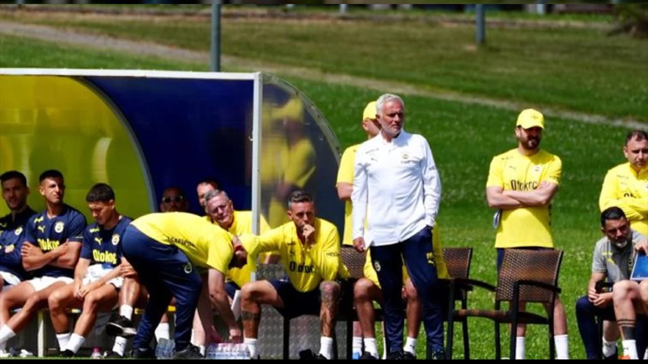 Mourinholu Fenerbahçe ilk galibiyetini aldı