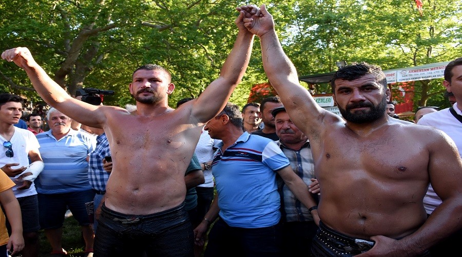  Mu�la Kavakl�dere  27�nci geleneksel ya�l� g�re�lerinde ba�pehlivan  Ali Yanatma oldu.