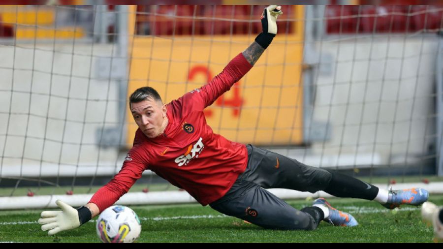 Muslera beklenenden �abuk iyile�ti 