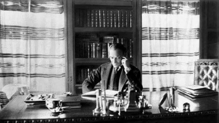 Mustafa Kemal bir mersiye yazmıştır